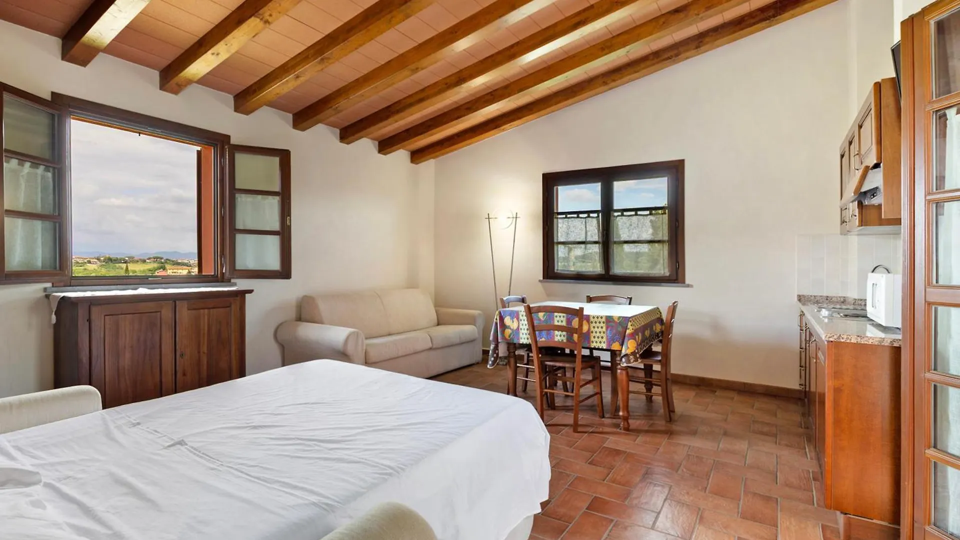 La Bettola Tavern Rooms Restaurant Montopoli in Val dʼArno Aparthotel