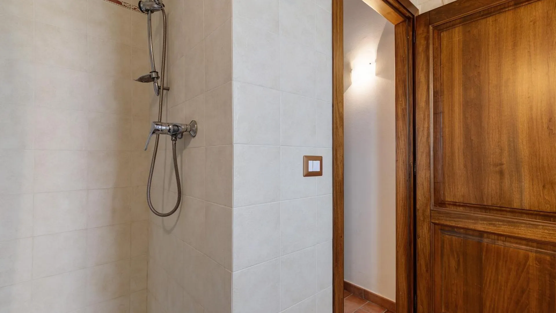 La Bettola Tavern Rooms Restaurant Montopoli in Val dʼArno Aparthotel