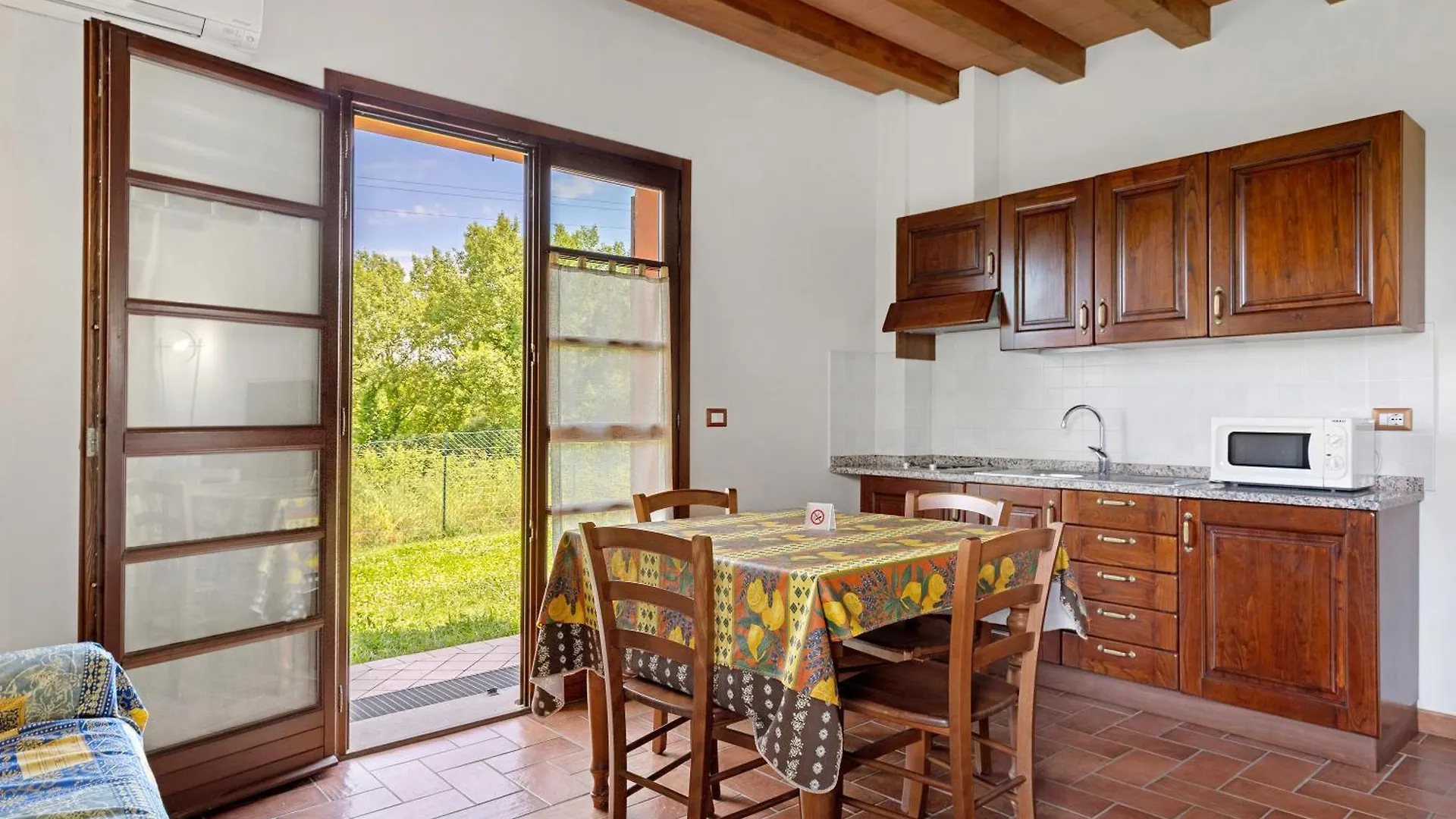 Aparthotel La Bettola Tavern Rooms Restaurant Montopoli in Val dʼArno